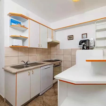 In 39102 Apartamento *