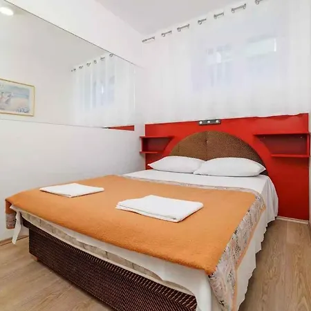 Apartamento In 39102 Novi Vinodolski