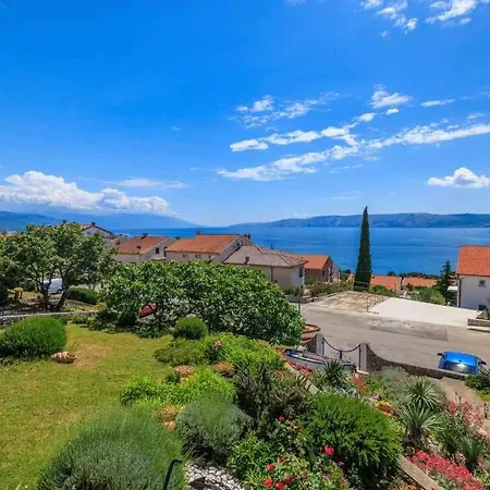 Apartamento In 39102 Novi Vinodolski