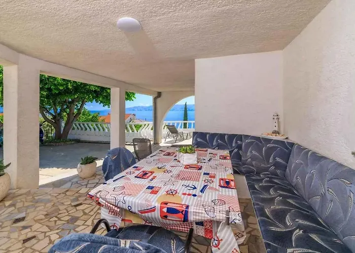 In 39102 Appartement Novi Vinodolski