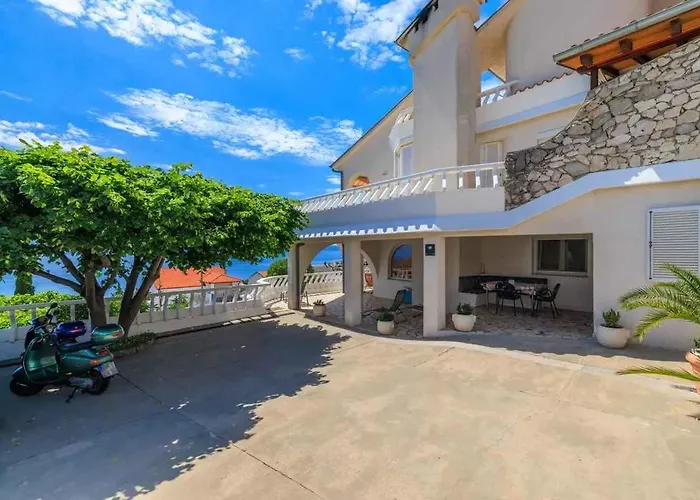 In 39102 Appartement Novi Vinodolski