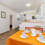 Apartament In 39102 Novi Vinodolski