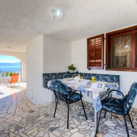 Apartment In 39102 Novi Vinodolski